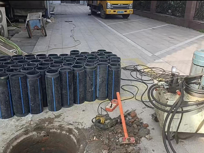 东方华侨农场PE置换管厂家 DN315置换管 非开挖管短管置换